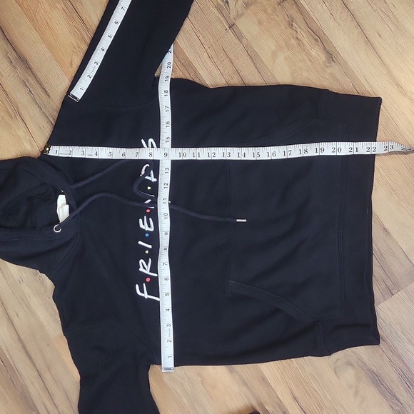 H&M L.o.g.g. WB Friends Colab "FRIENDS" Fleece Lined Pocket Hoodie Sweatshirt - Picture 6 of 13